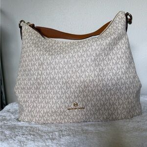 SOLD❣️ Michael Kors Monogram Cream and Brown Hobo Bag